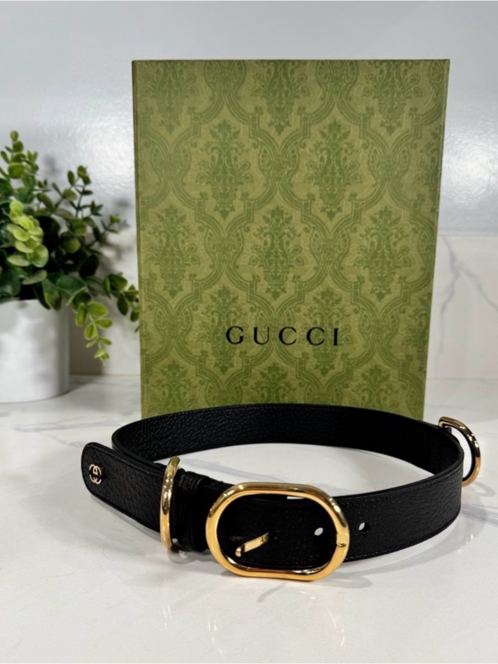 Authentic NEW Beautiful Black Leather Gucci Dog Collar w/ box
Size XL
